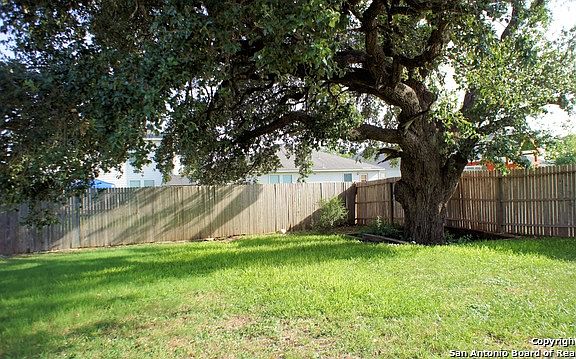 3rd image of 4038 Wisteria Way
