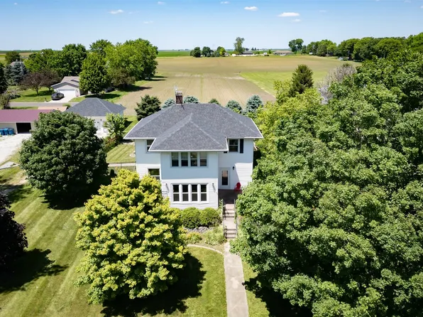 301 W Cooper St, Colfax, IL 61728