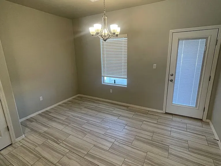 7101 Meridian St — Photo 6