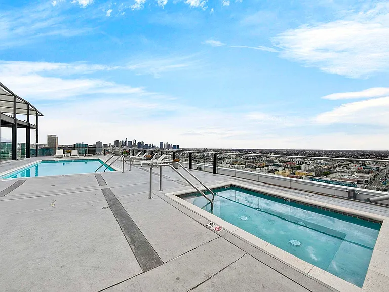 3810 Wilshire Blvd #1405 — Photo 34