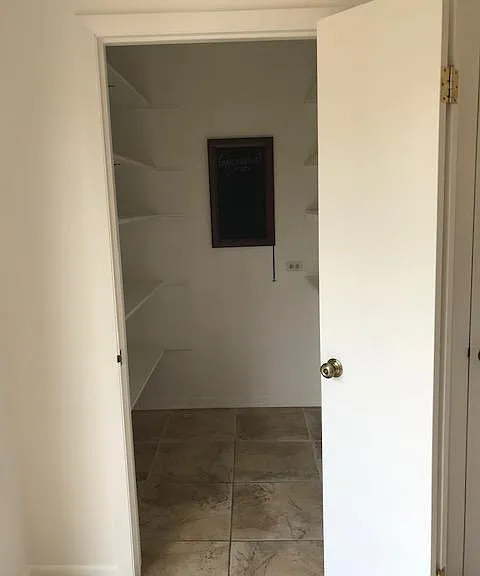 691 W Everett Rd — Photo 15