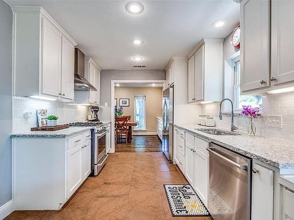 4th image of 9411 Hunters Creek Dr