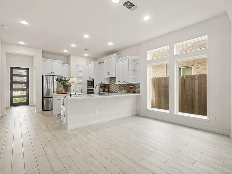 142 Amaranth Way — Photo 11