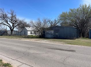1009 S 3rd St, Chickasha, OK 73018