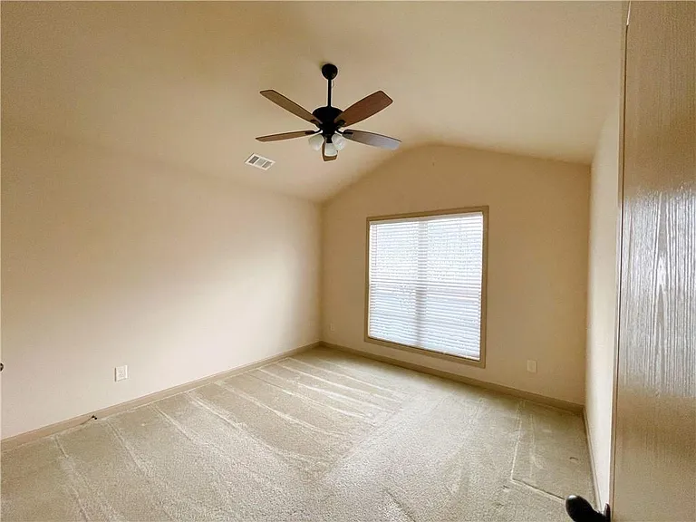 1821 Bridle Rd — Photo 9