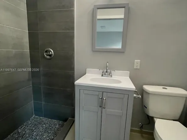 19732 NW 59th Pl, Hialeah, FL