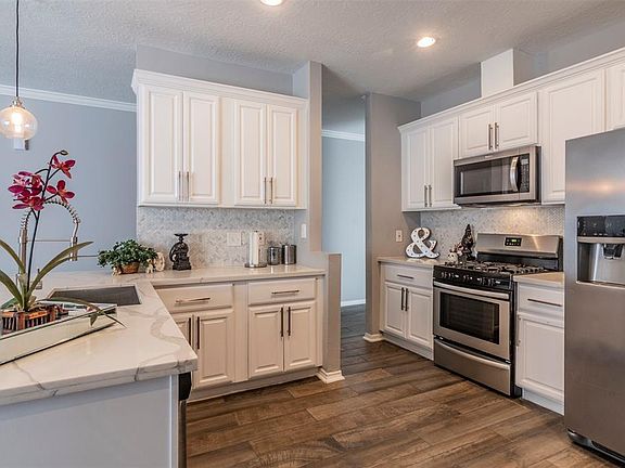 5th image of 1107 Peachford Ln