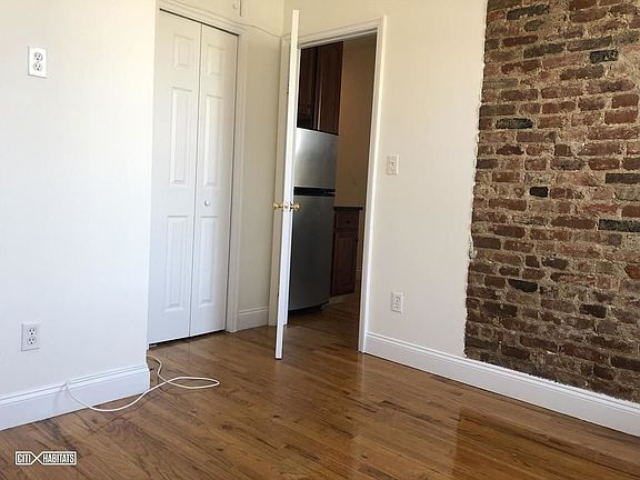 5th image of 213 E 4th St #22