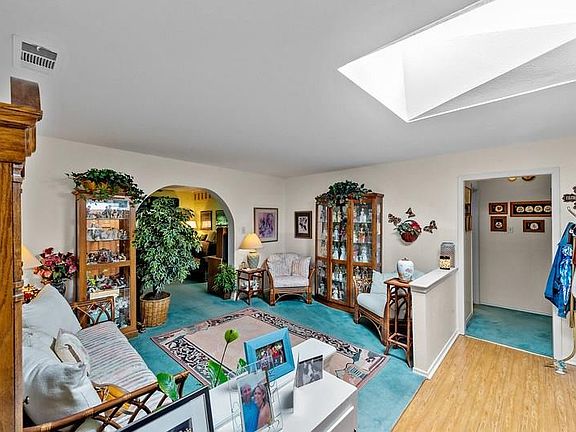 3rd image of 1529 Carroll Dr