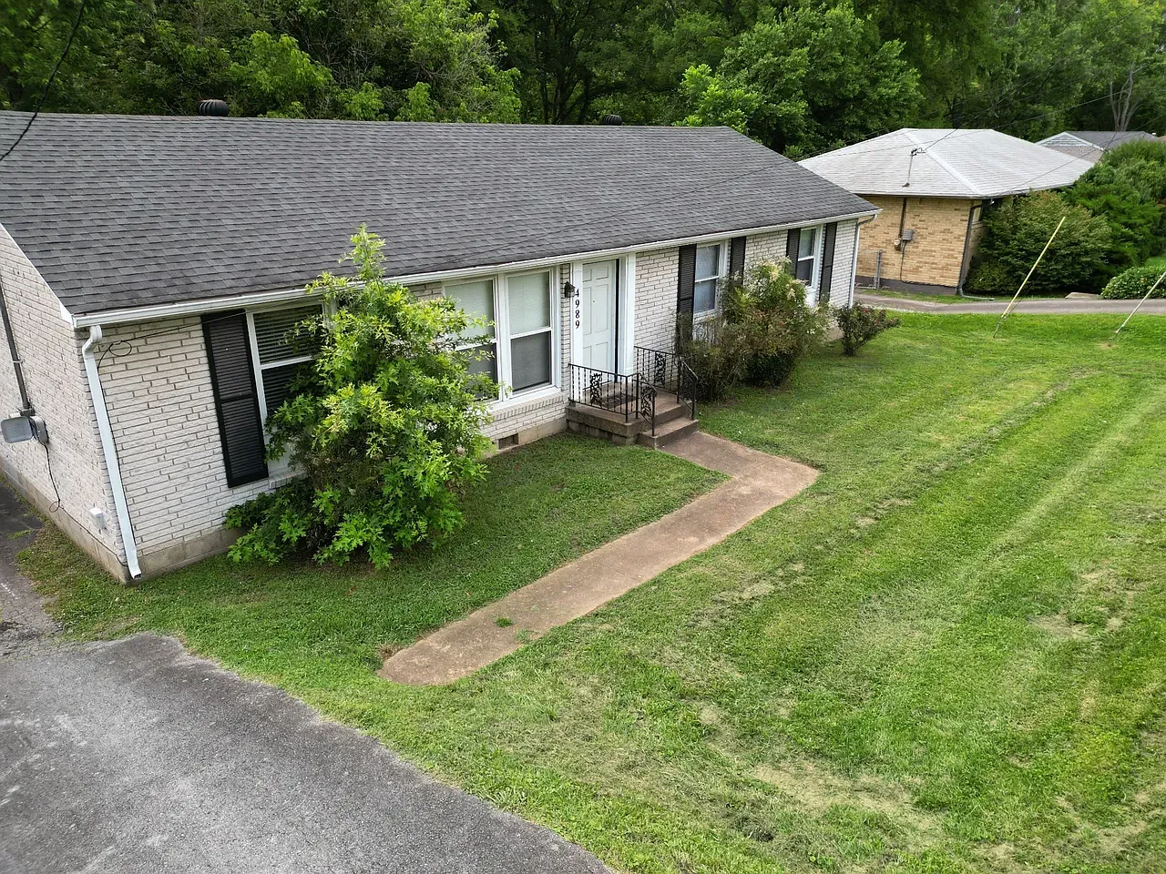4 bed, 1325 sqft, $2,495 — Photo 3