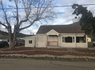 476 Housley Ave, Roseburg, OR 97470