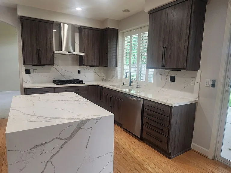 9736 Country Falls Ln — Photo 10