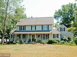 786 Burnt House Pt, Colonial Beach, VA 22443