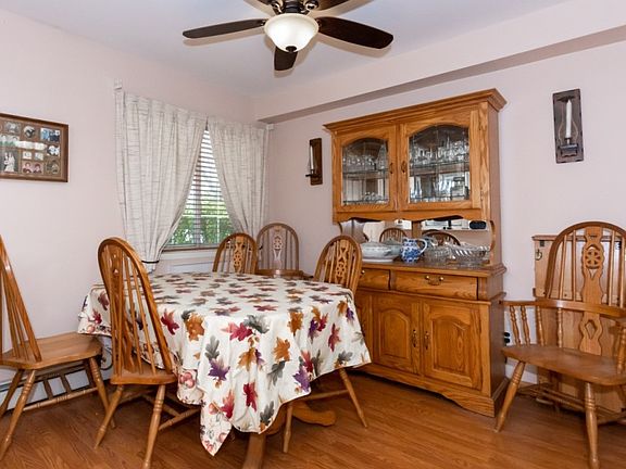 5th image of 17 Garth Ct