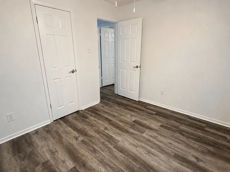 5309 Holly Trl — Photo 17