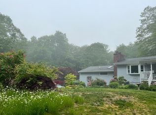 506 S Hoop Pole Rd, Guilford, CT 06437