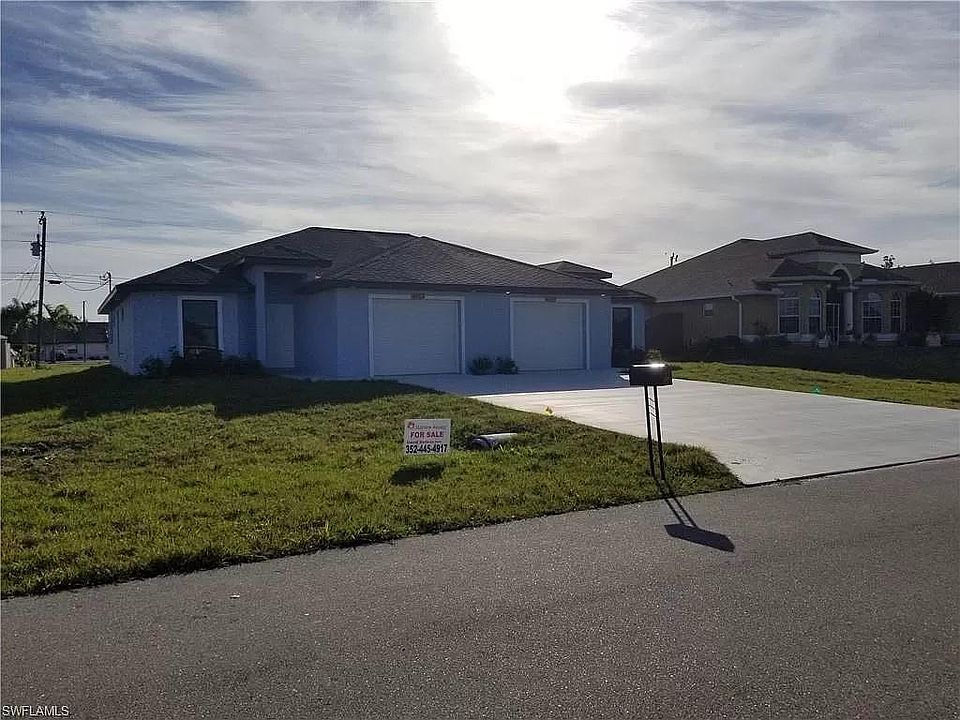 Beautiful duplex on a quiet street, lovely neighborhood and close to everything!