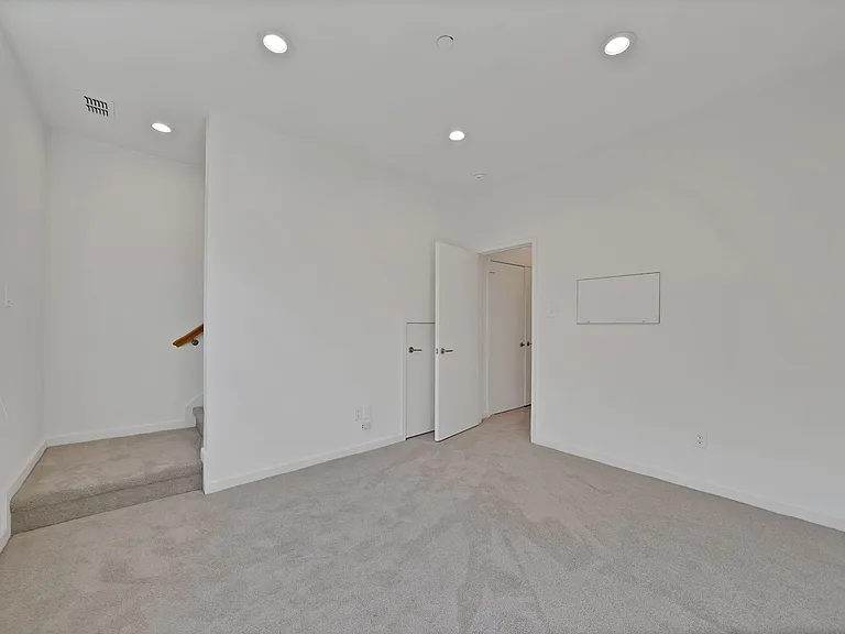 2420 Hugo St #3 — Photo 27