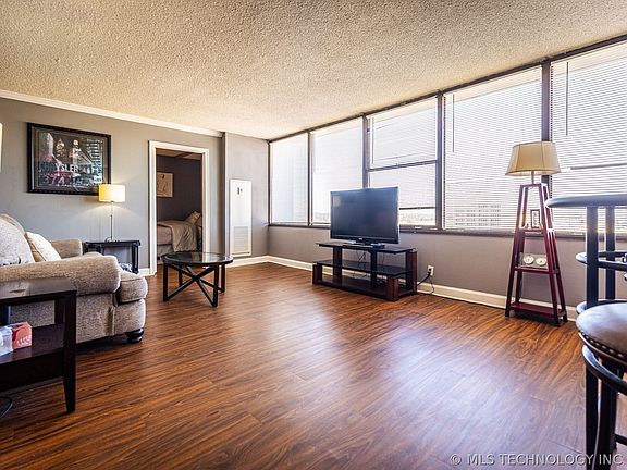 3rd image of 450 W 7th St APT 1601