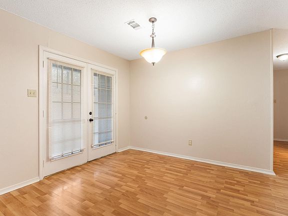 4th image of 9 Pin Oak Loop