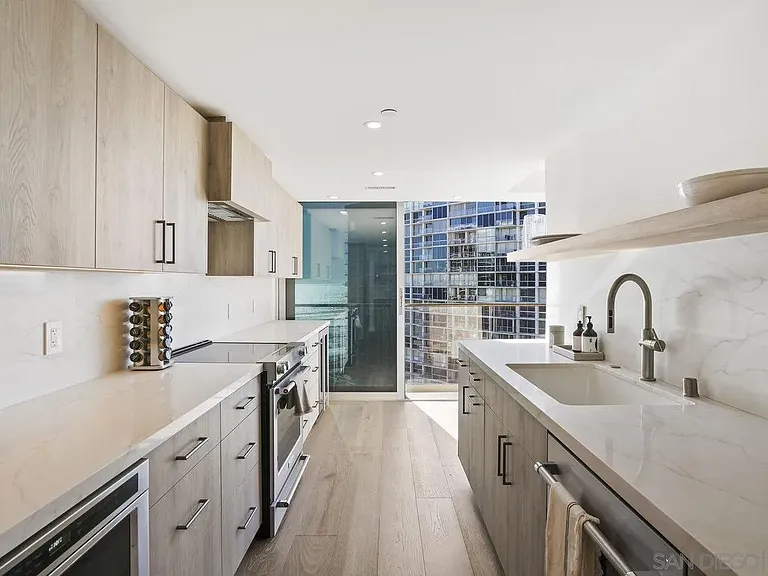 1750 Avenida Del Mundo #904 — Photo 12
