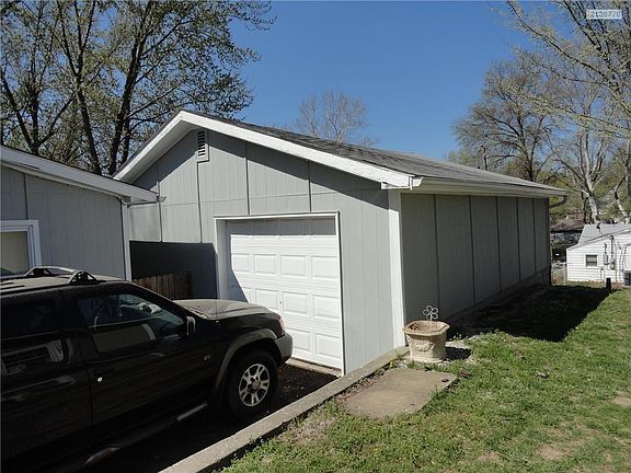 2nd image of 2706 S 48th Ter