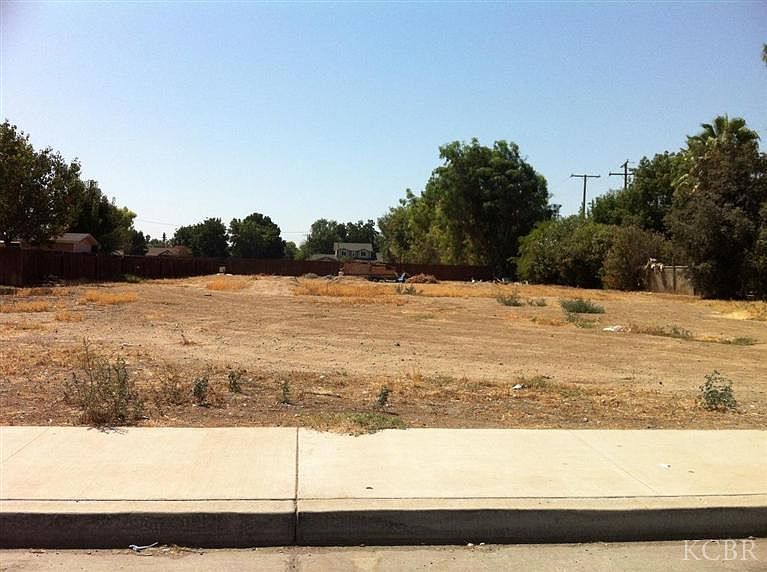 1st image of 428 W Stanislaus St