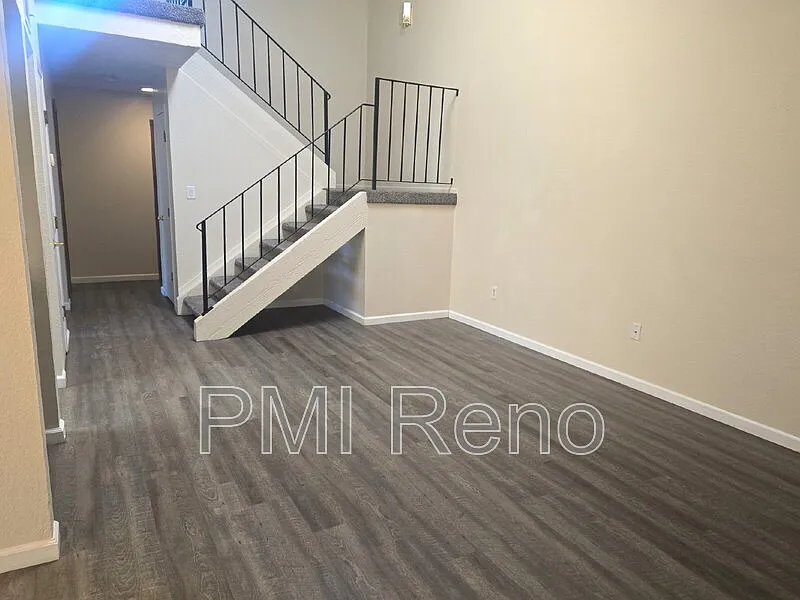 3 bed, 2.0 bath, 1578 sqft, $2,428 — Photo 3