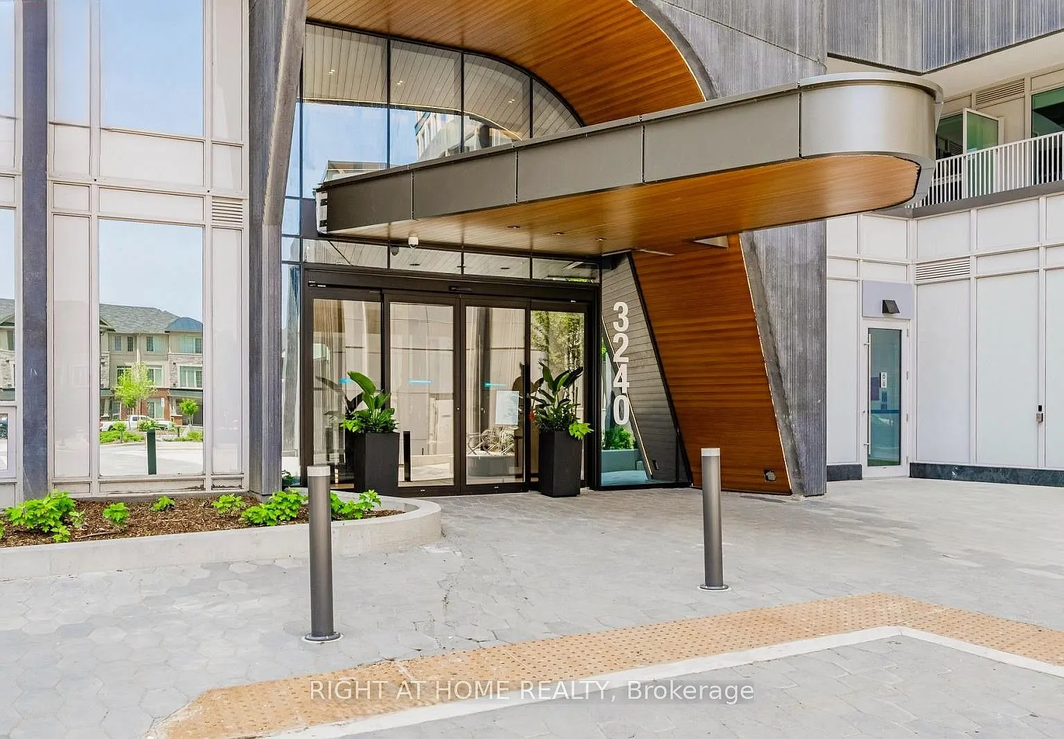 2 bed, $2,300 — Photo 2