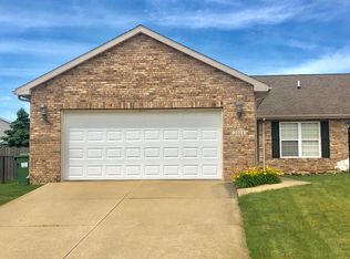 2004 Juniper Dr, Mahomet, IL 61853