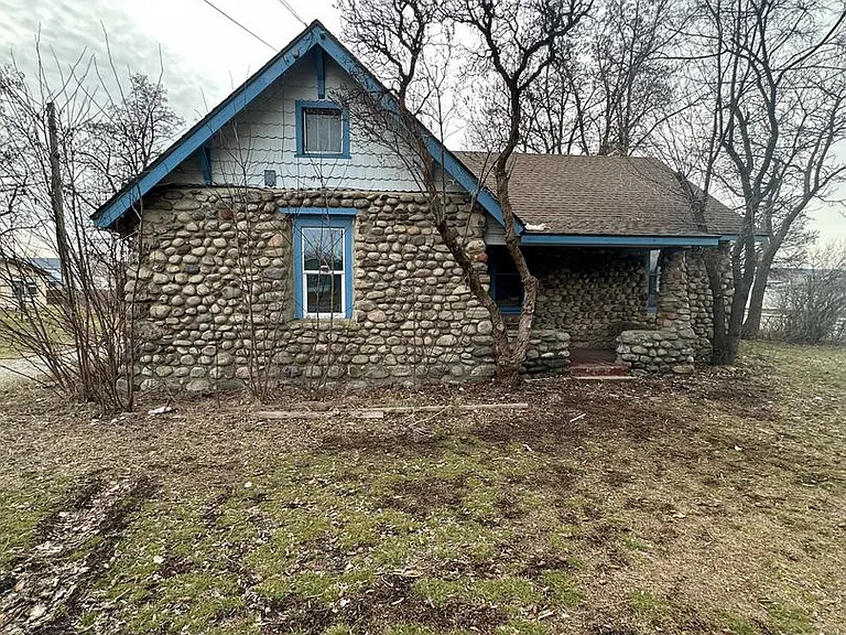 645 N McGuire Rd — Photo 2