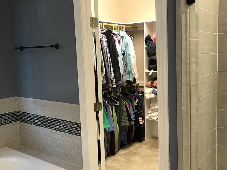 Master Bath + Walk In Closet
