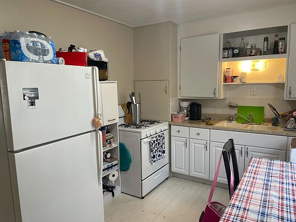4th image of 327 S Washington Ave #329