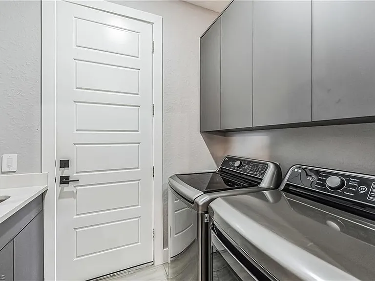 4618 Catalina Ln — Photo 33
