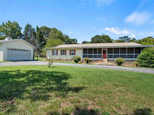 211 Morningwood Ln, Piedmont, SC 29673