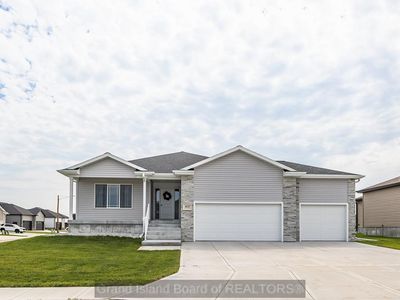 1653 Stonewood Ave, Grand Island, NE, 68803