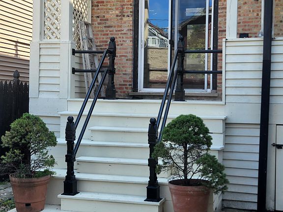 2nd image of 2324 W Armitage Ave #1