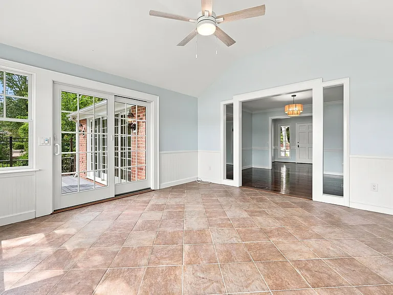 253 Lakeview Dr — Photo 39