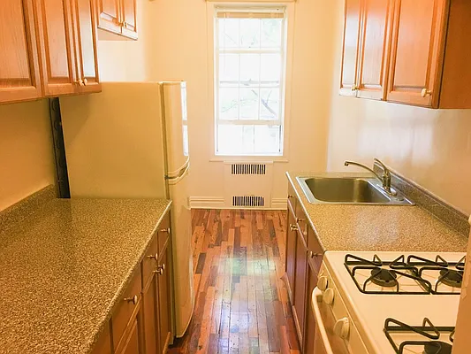 Rented by Showcase Realty | media 7