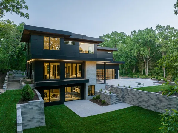 6716 Arrowhead Pass, Edina, MN 55439