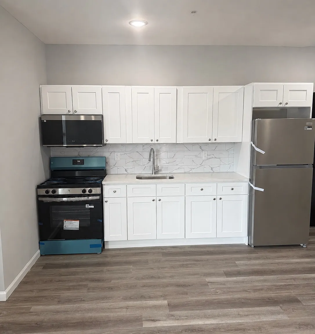 2 bed, $2,331 — Photo 2