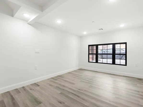 133 Clifton Place image 8 of 20