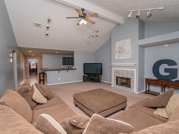 3rd image of 8234 Squires Place Dr