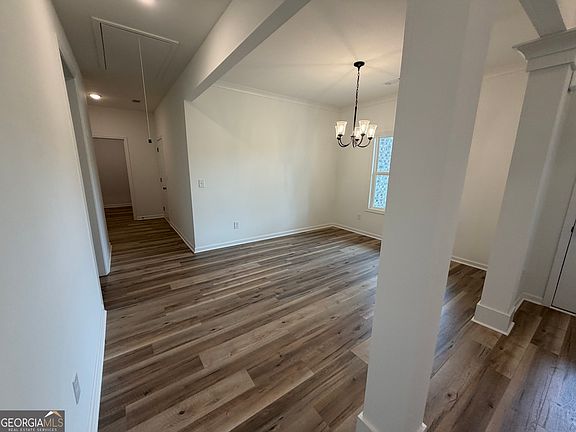 5th image of 1319 Sycamore Cir