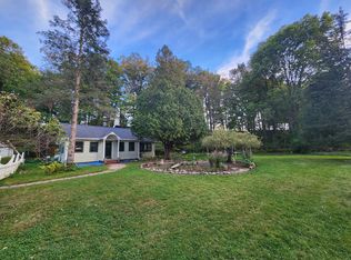 2501 W Pioneer Rd, Mequon, WI 53097