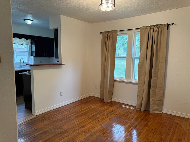 510 Garrett St — Photo 7