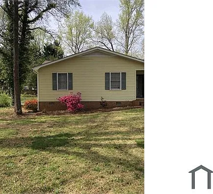 204 Shaddock Dr — Photo 2