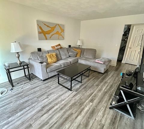 4th image of 2620 Hermon Ave