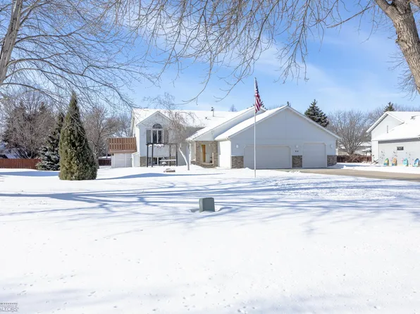 914 Sommerset Blvd, West Fargo, ND 58078