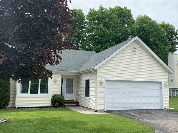 2190 Woods Ln, Petoskey, MI 49770